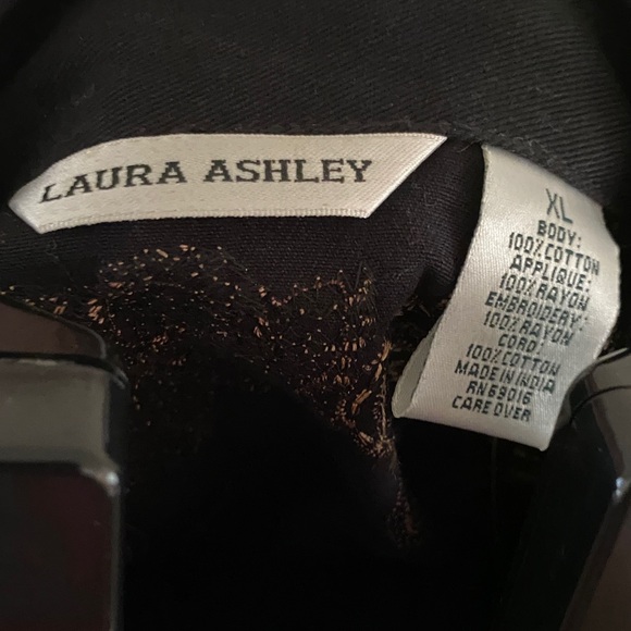 Beautifully Embroidered Black Denim Jacket - Picture 3 of 11